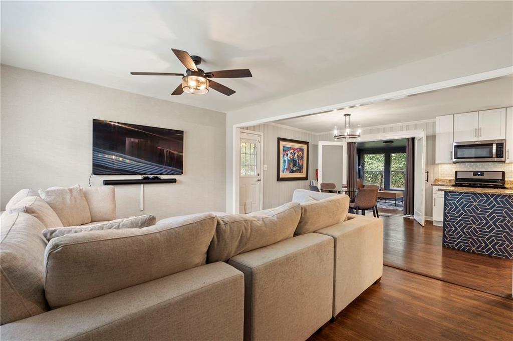 3235 Woodview Drive SE