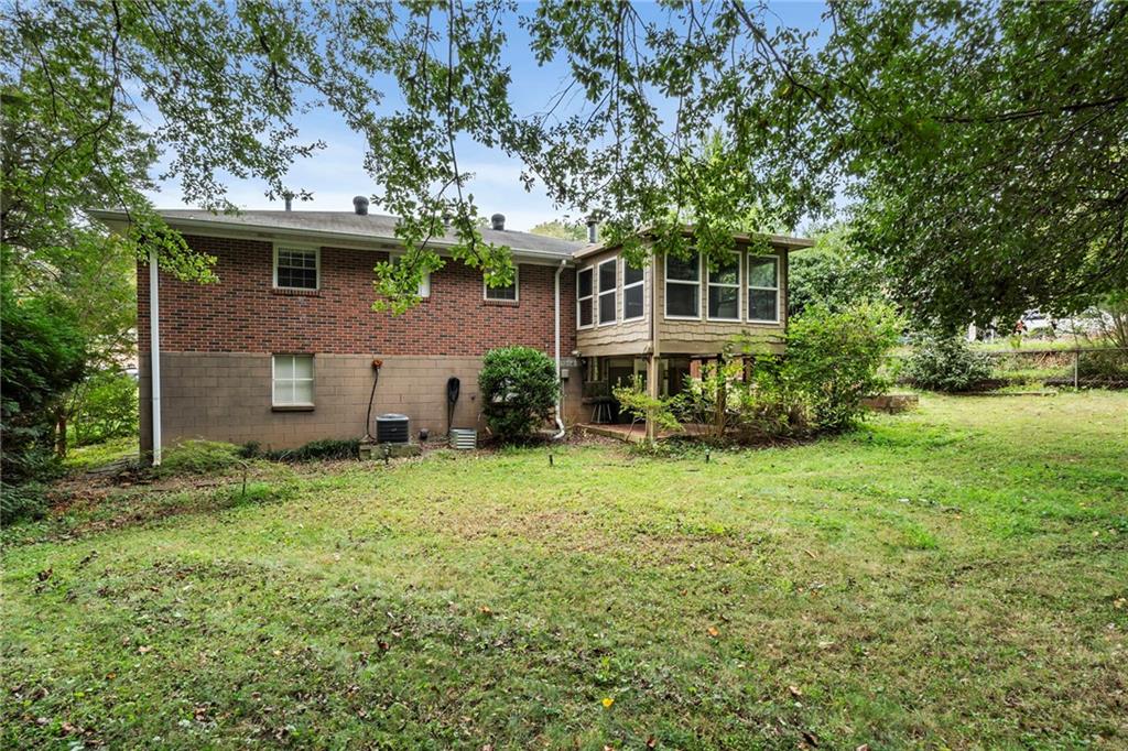 3235 Woodview Drive SE