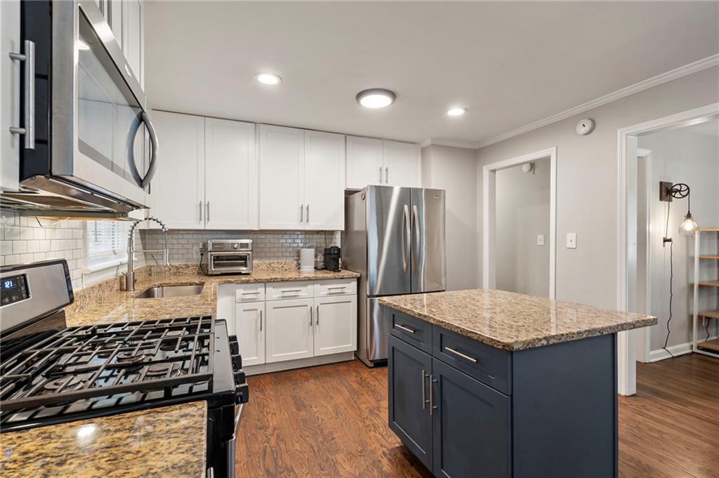 3235 Woodview Drive SE