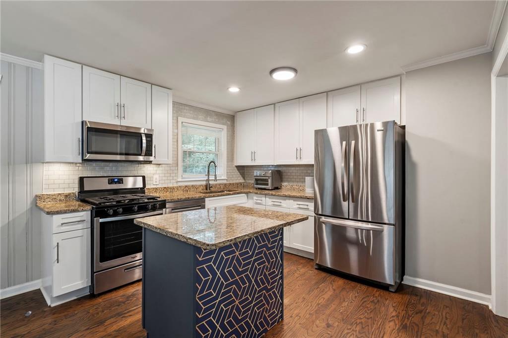 3235 Woodview Drive SE