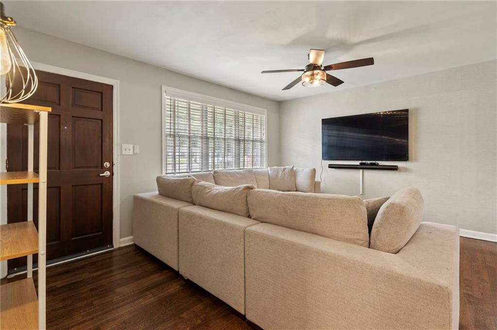 3235 Woodview Drive SE