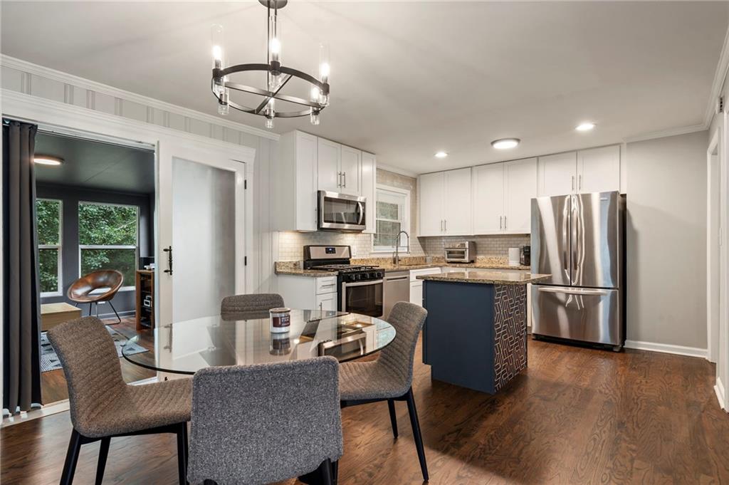 3235 Woodview Drive SE