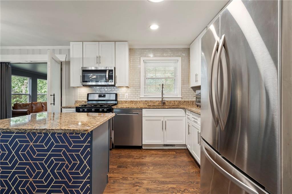 3235 Woodview Drive SE