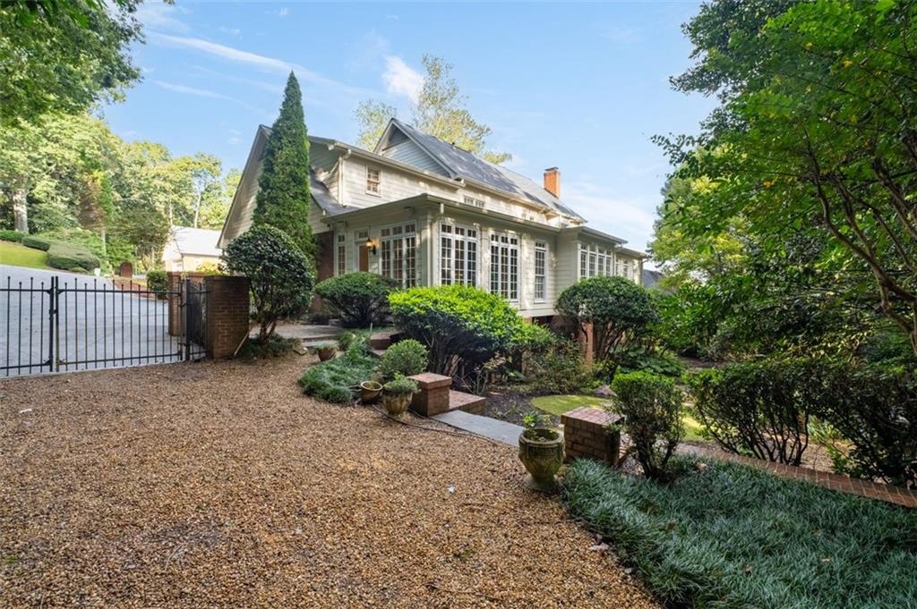 1152 Byrnwyck Road NE