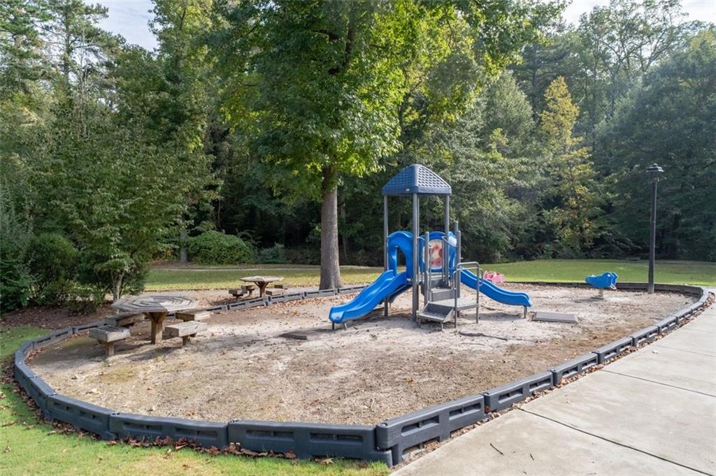 1152 Byrnwyck Road NE