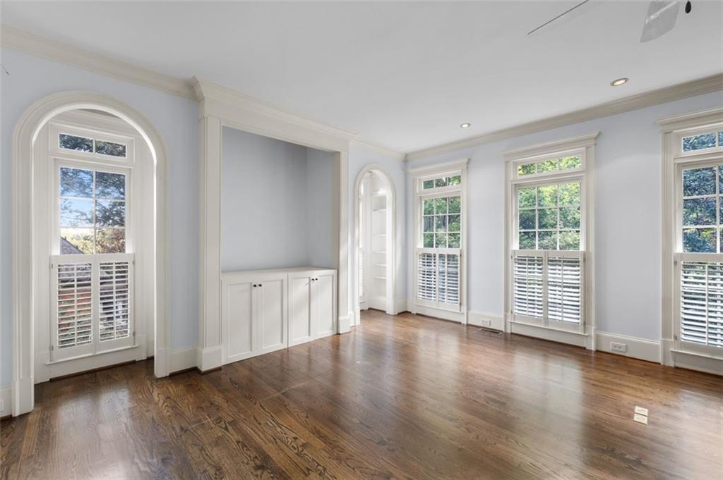 1152 Byrnwyck Road NE