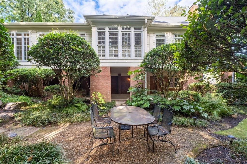 1152 Byrnwyck Road NE