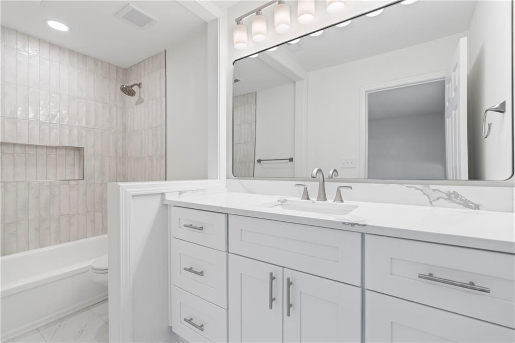 13 Chaumont Square NW