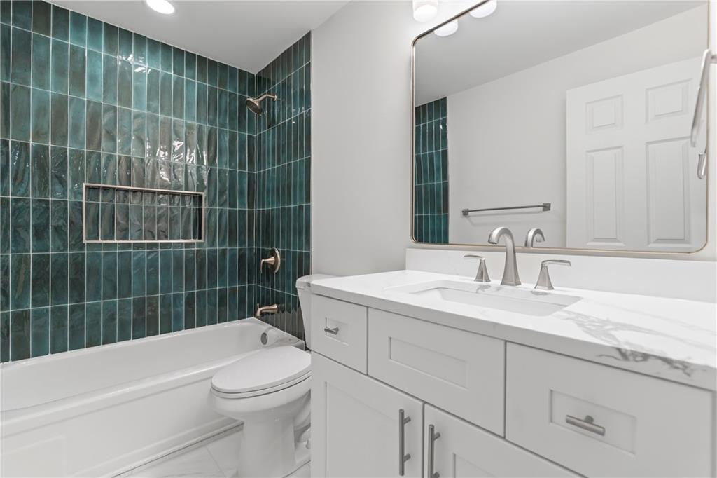 13 Chaumont Square NW