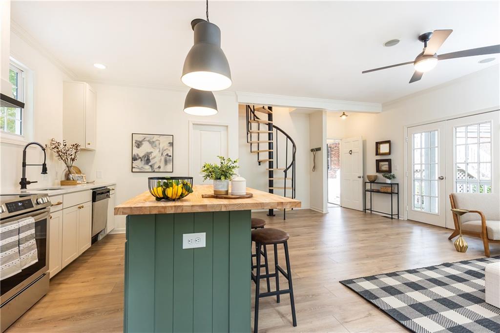 6370 River Chase Circle