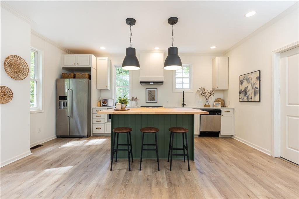 6370 River Chase Circle