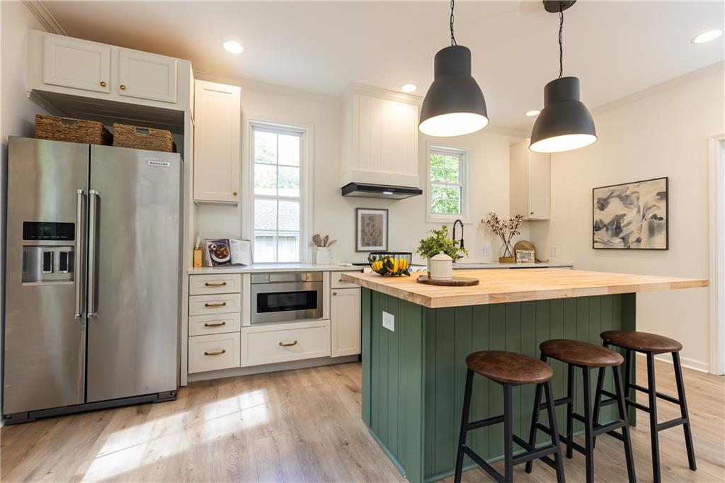 6370 River Chase Circle