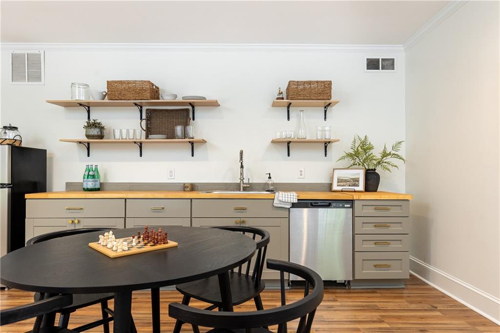 6370 River Chase Circle