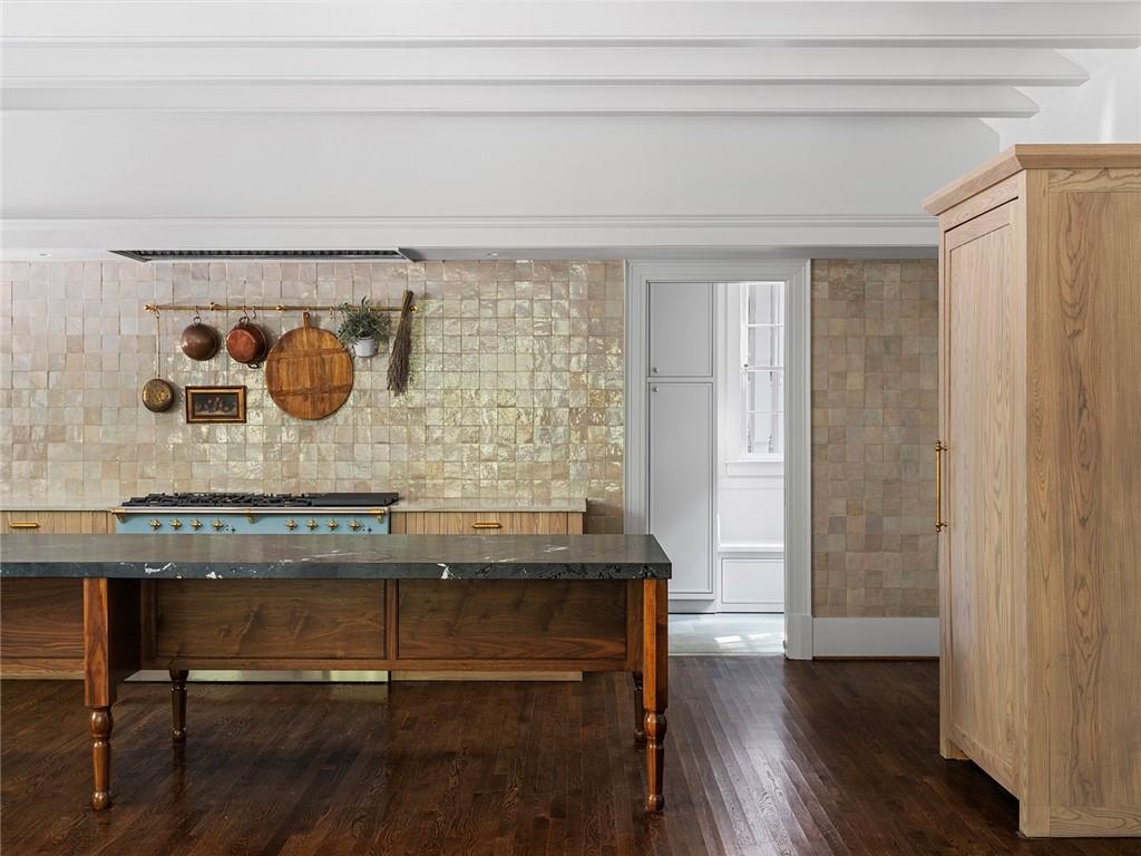 3990 Paces Ferry Rd NW