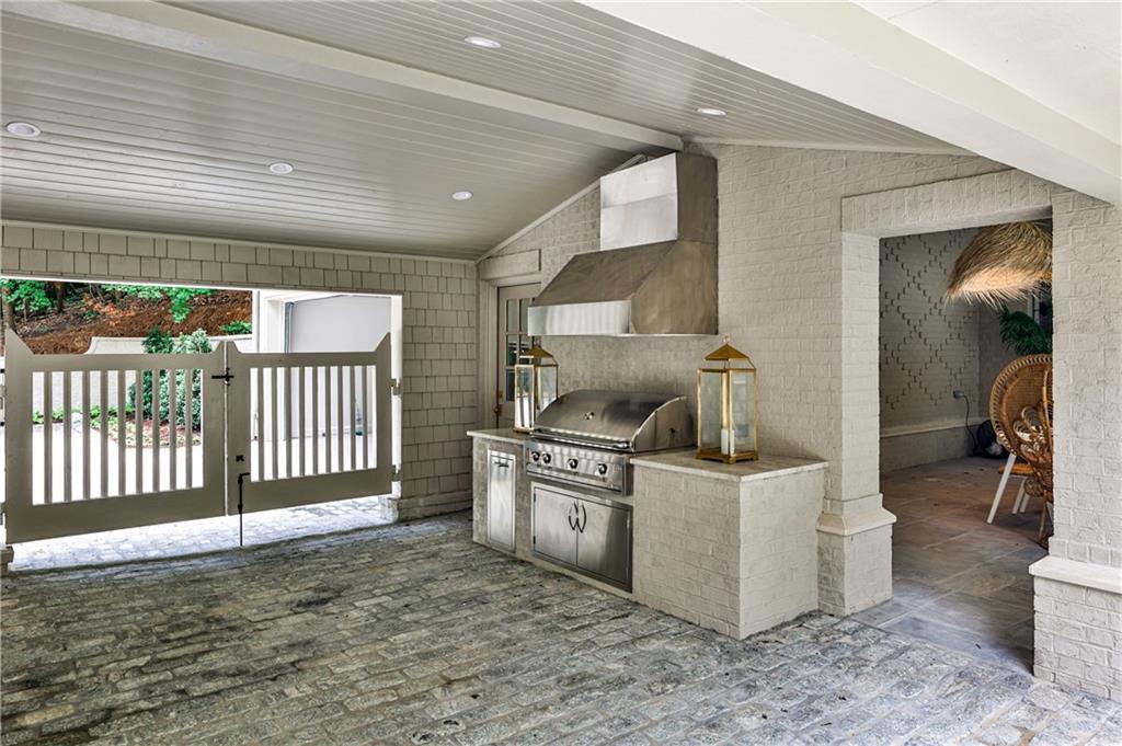 3990 Paces Ferry Rd NW