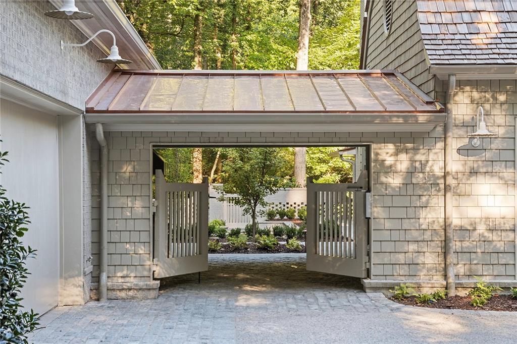 3990 Paces Ferry Rd NW