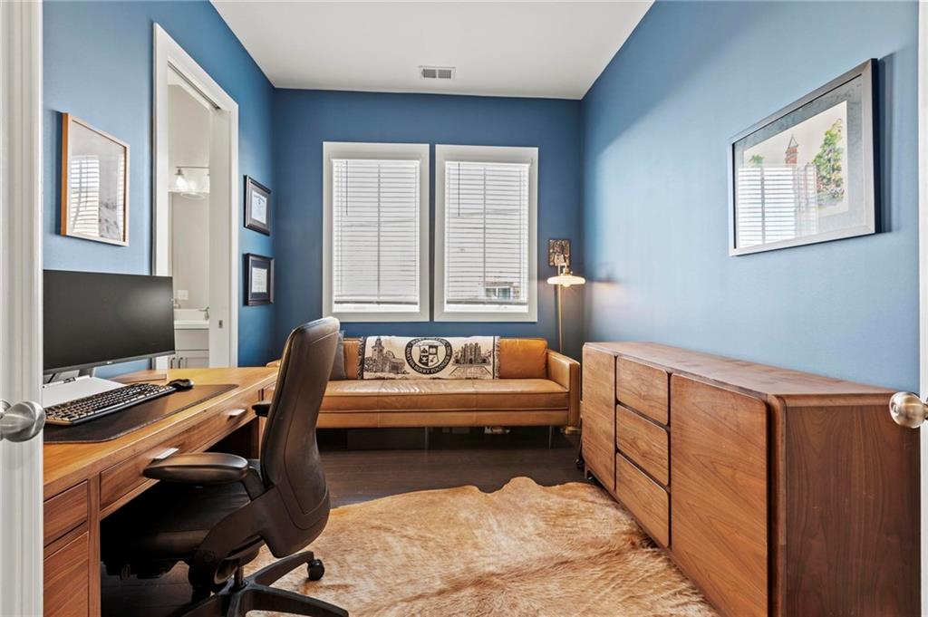 1940 Maritime Way NW