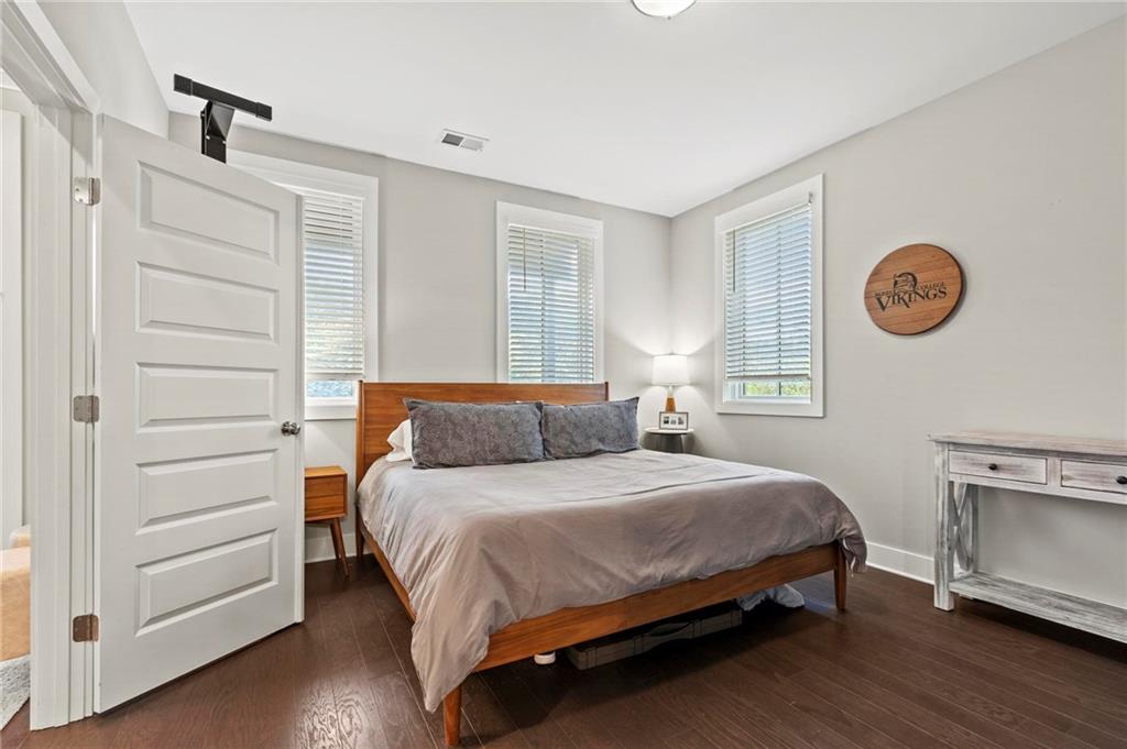 1940 Maritime Way NW