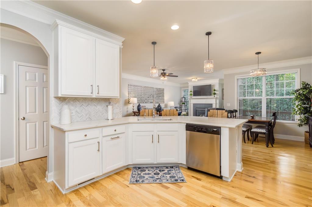 2074 Cobblestone Circle NE