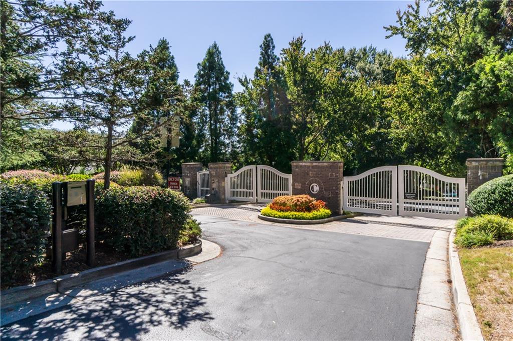 2074 Cobblestone Circle NE