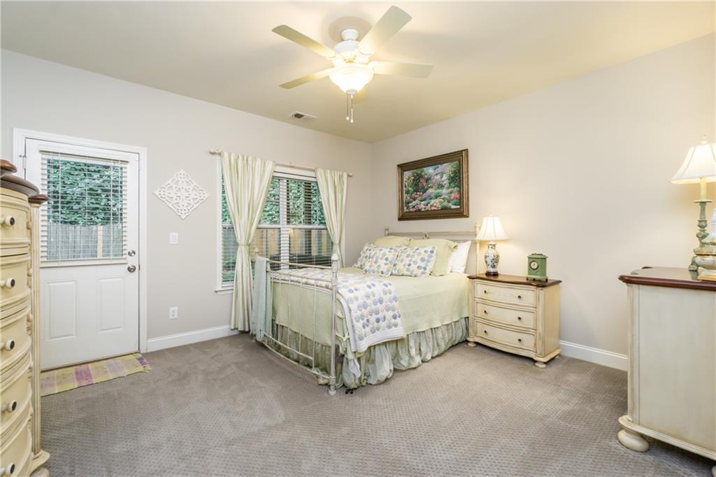 2074 Cobblestone Circle NE