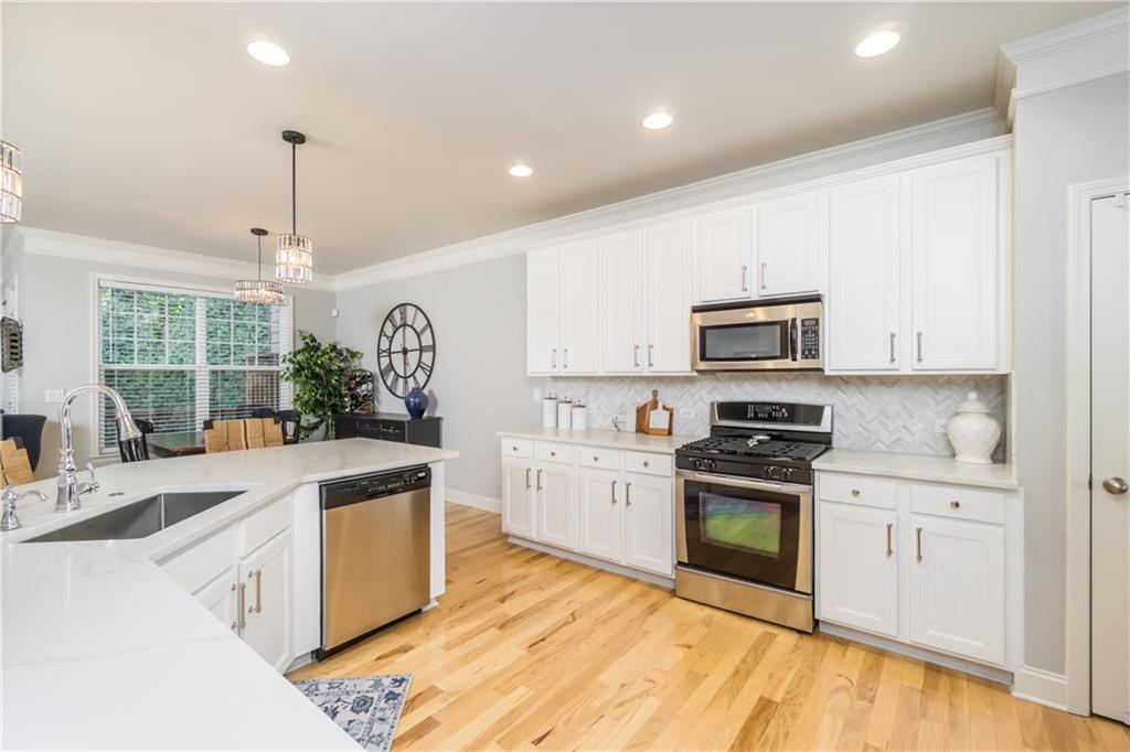 2074 Cobblestone Circle NE