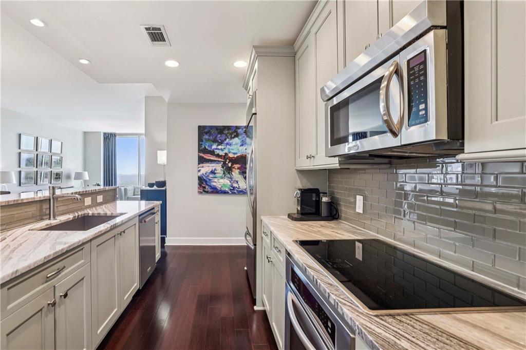 2795 Peachtree Road NE Unit 2106