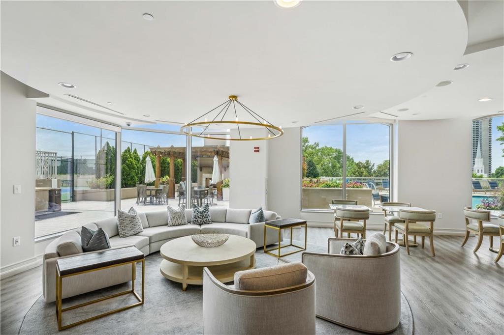 2795 Peachtree Road NE Unit 2106