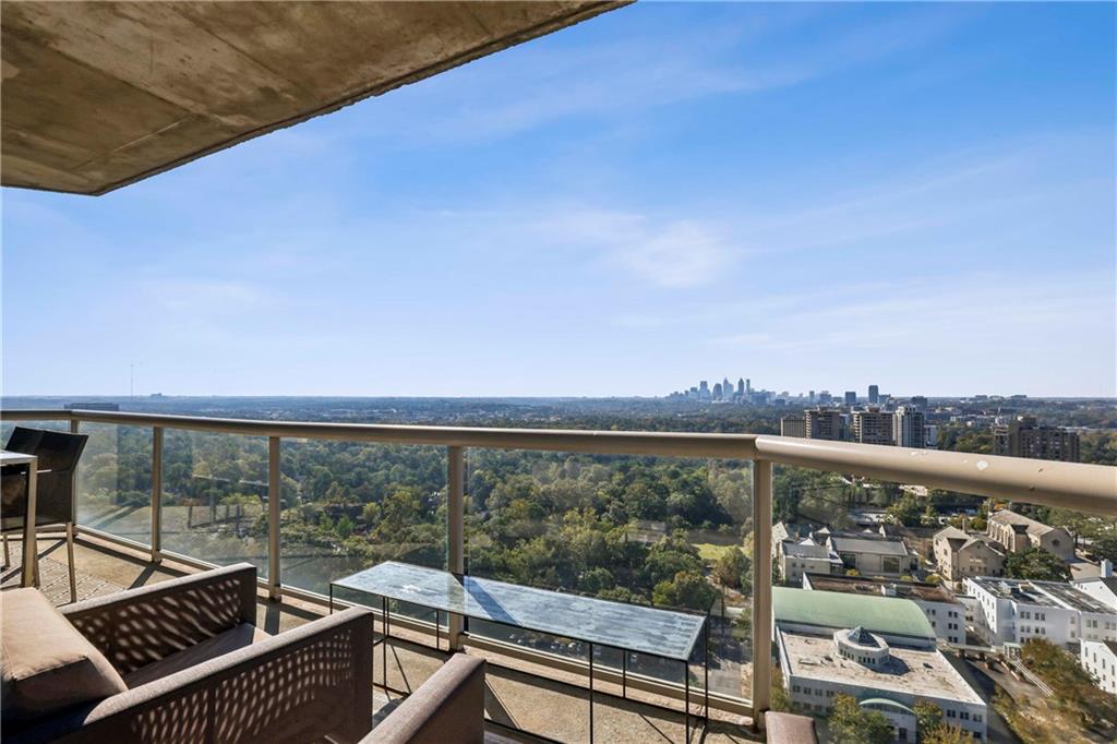 2795 Peachtree Road NE Unit 2106