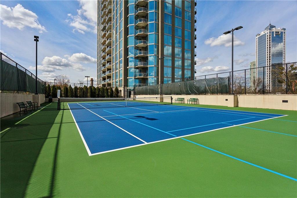 2795 Peachtree Road NE Unit 2106