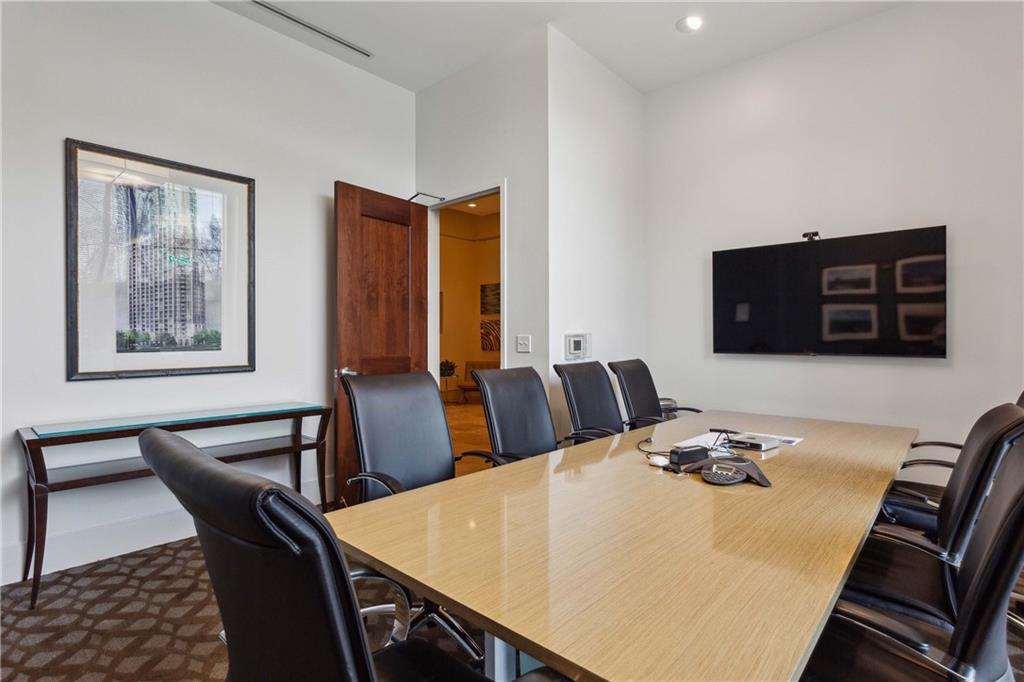 2795 Peachtree Road NE Unit 2106