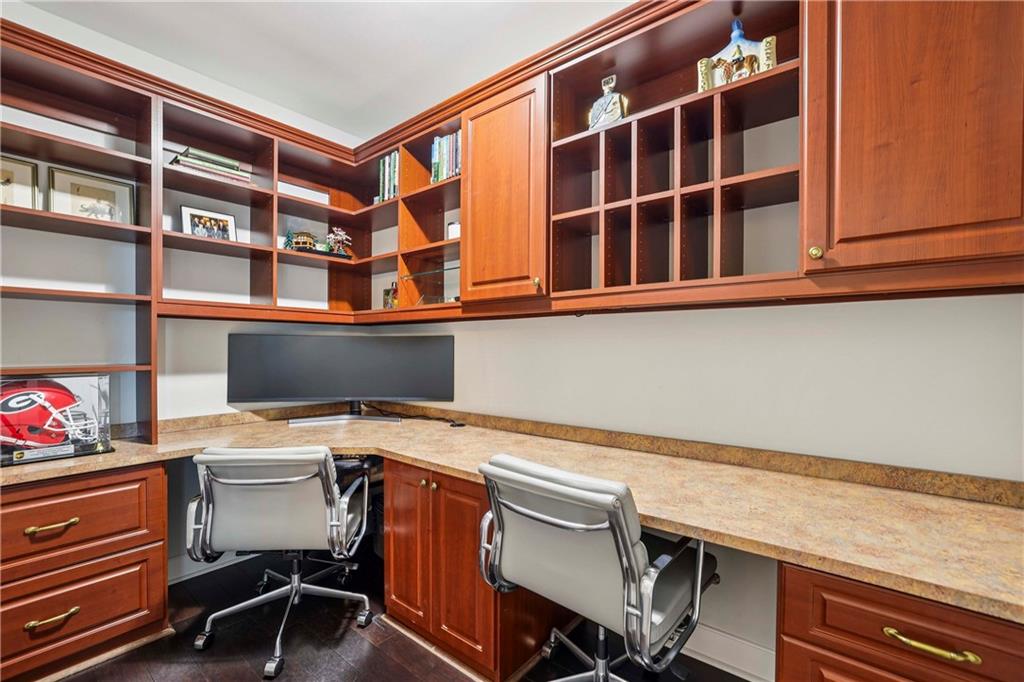 2795 Peachtree Road NE Unit 2106