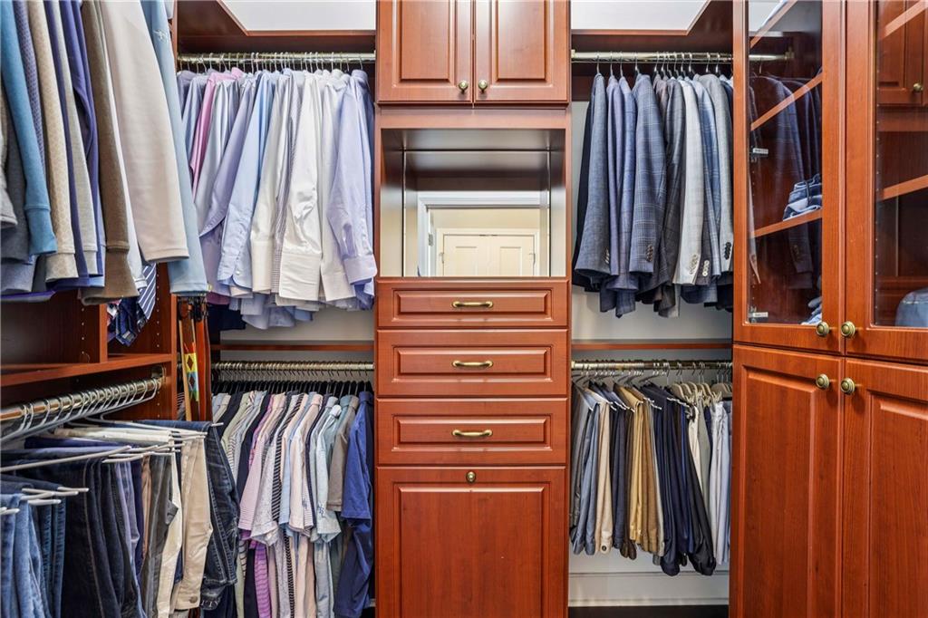 2795 Peachtree Road NE Unit 2106