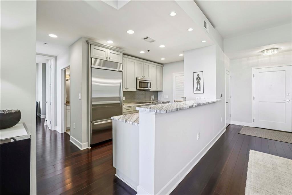 2795 Peachtree Road NE Unit 2106