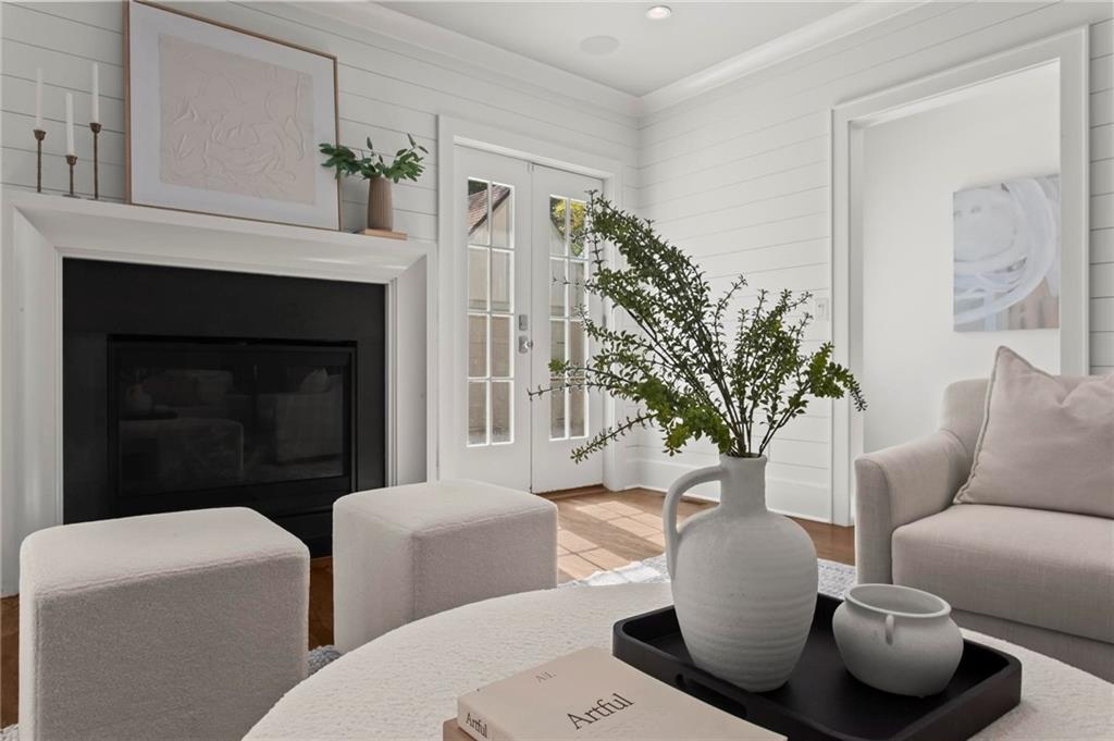 893 E Rock Springs Road NE