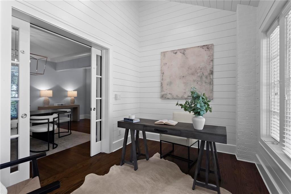 893 E Rock Springs Road NE