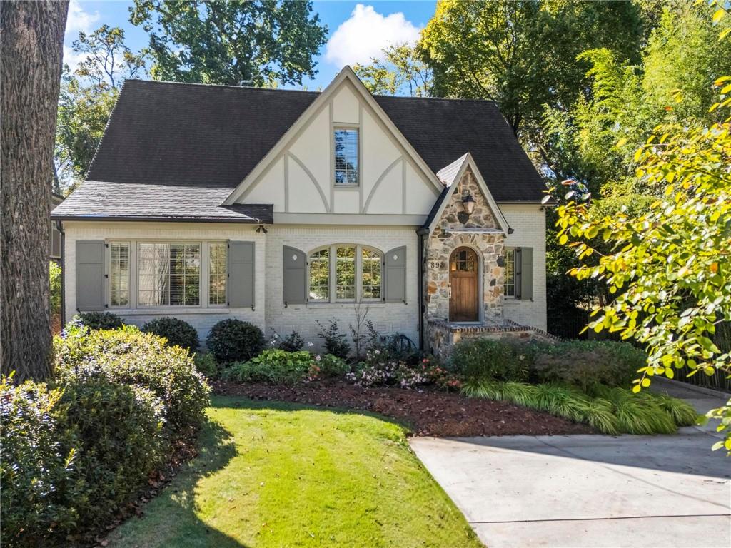 893 E Rock Springs Road NE