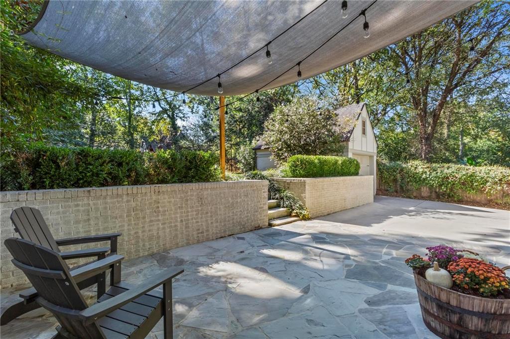 893 E Rock Springs Road NE