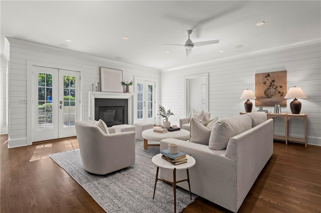 893 E Rock Springs Road NE