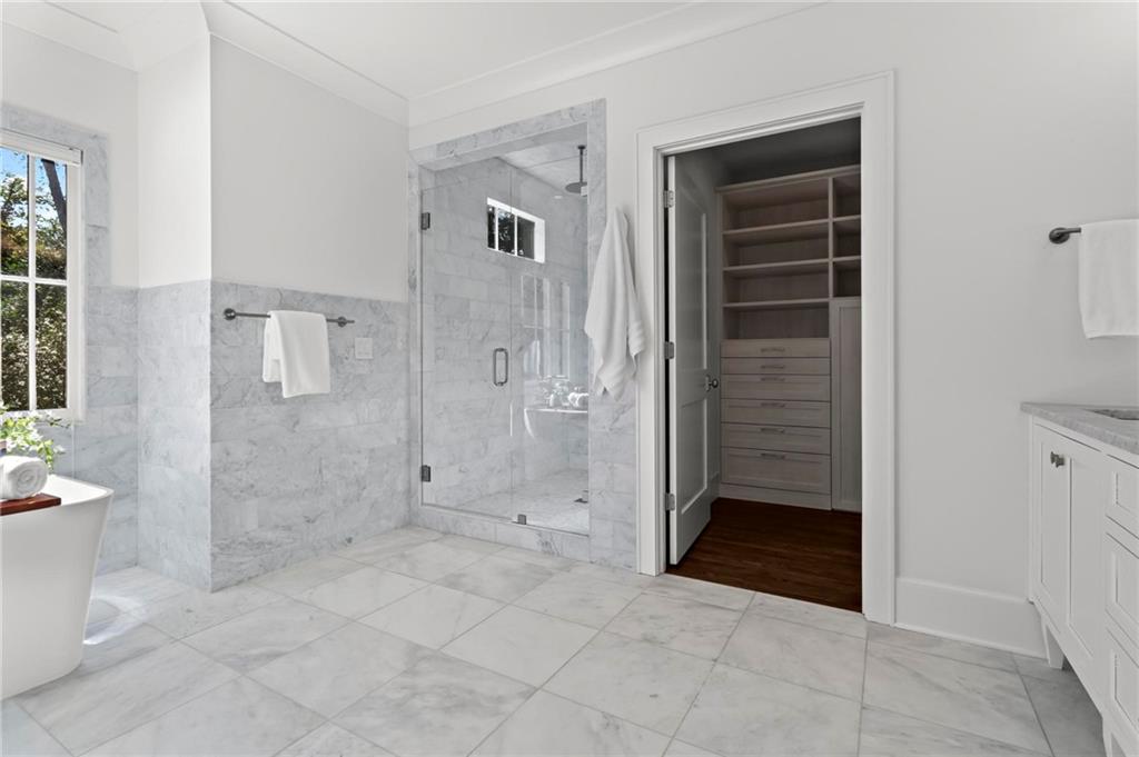 893 E Rock Springs Road NE