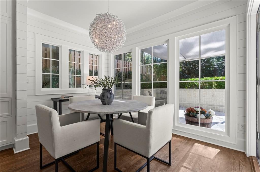 893 E Rock Springs Road NE