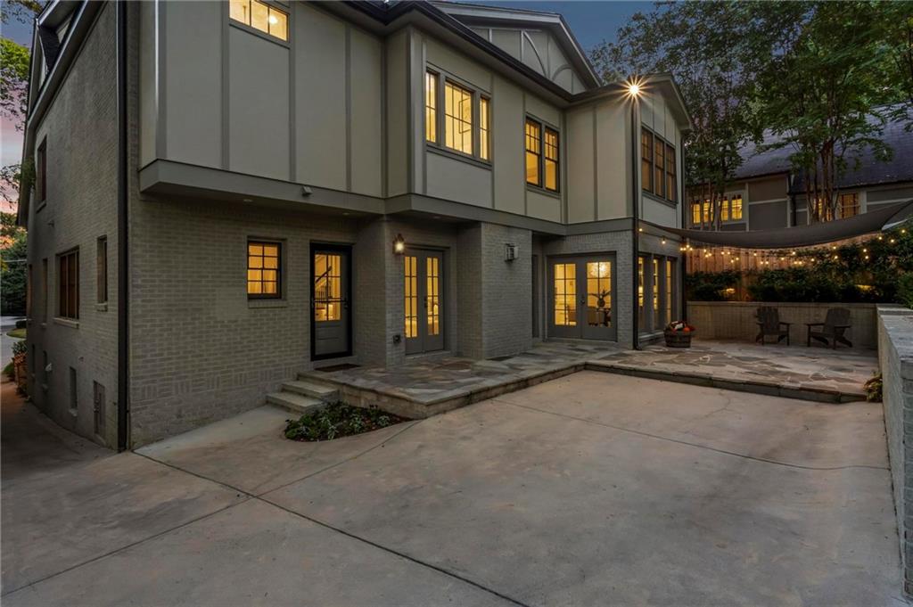 893 E Rock Springs Road NE