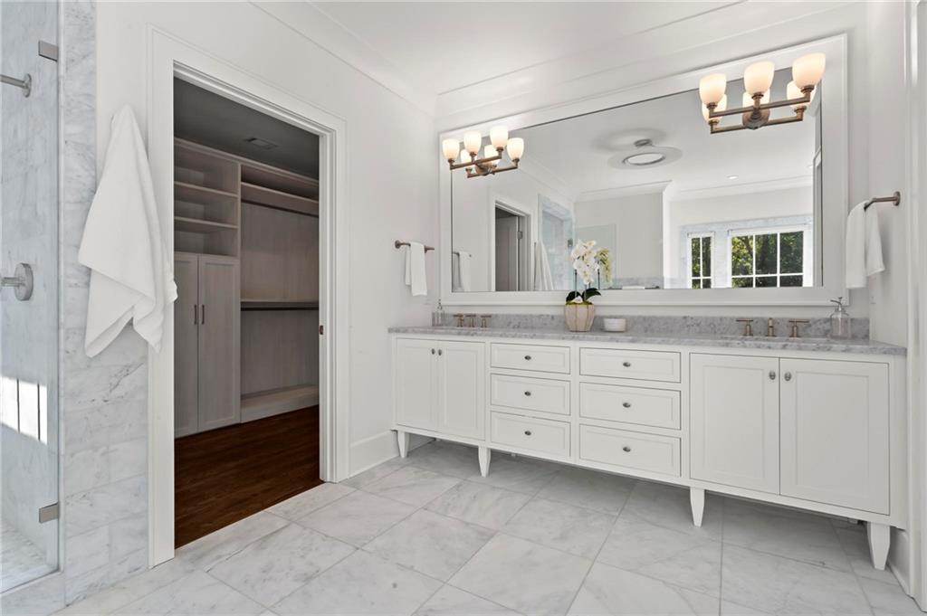 893 E Rock Springs Road NE