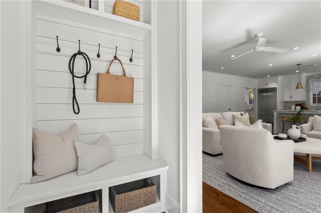 893 E Rock Springs Road NE