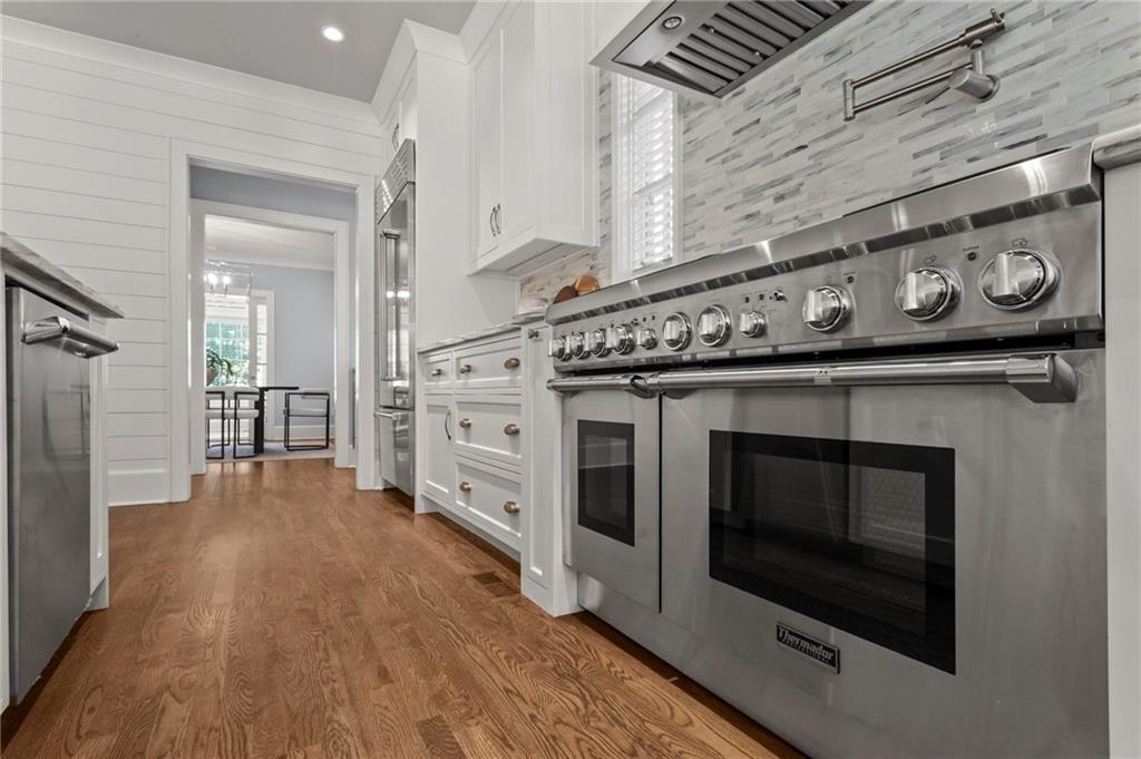 893 E Rock Springs Road NE