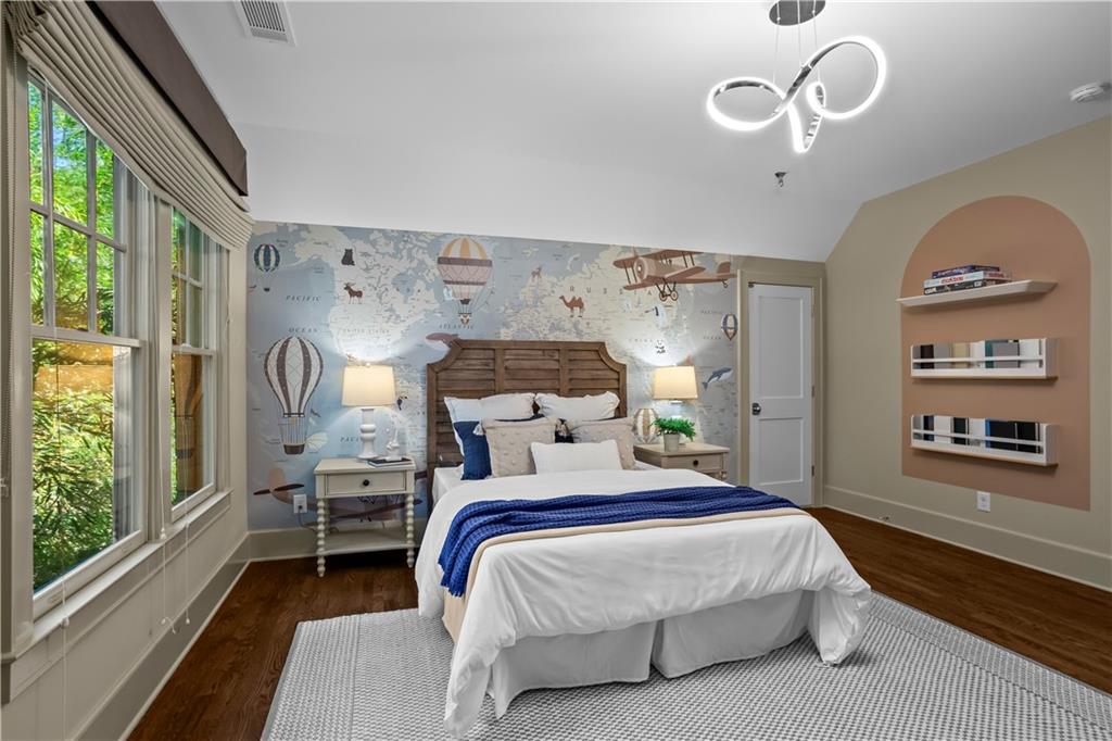 893 E Rock Springs Road NE