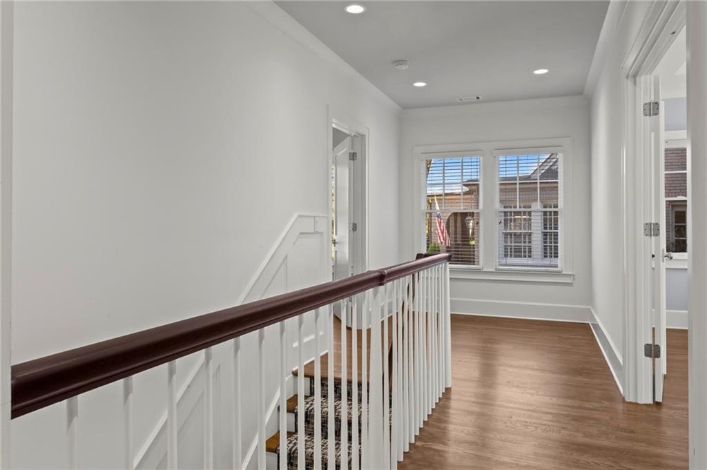 893 E Rock Springs Road NE