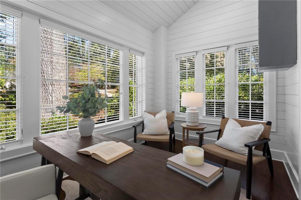 893 E Rock Springs Road NE