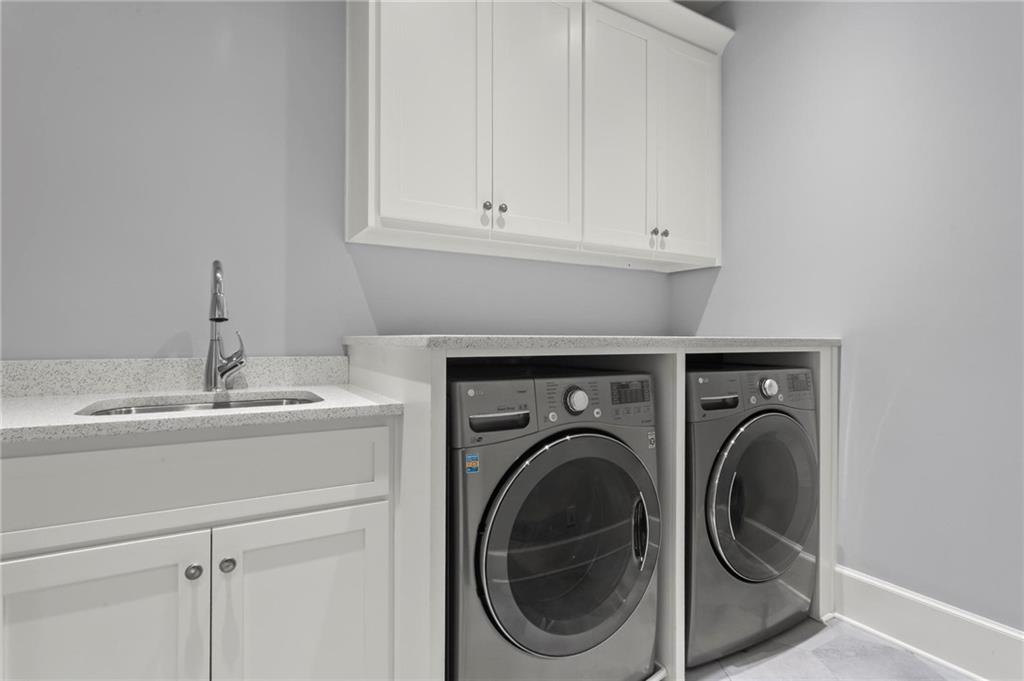 893 E Rock Springs Road NE