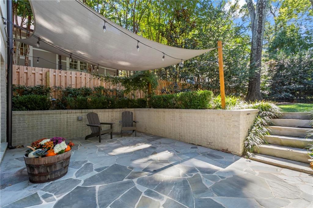 893 E Rock Springs Road NE